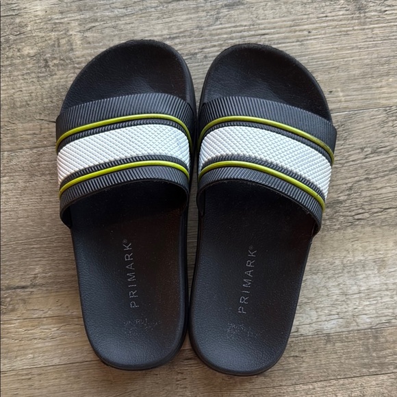Primark Kids Black and White Slide Sandals, size 33-34 - Picture 1 of 6